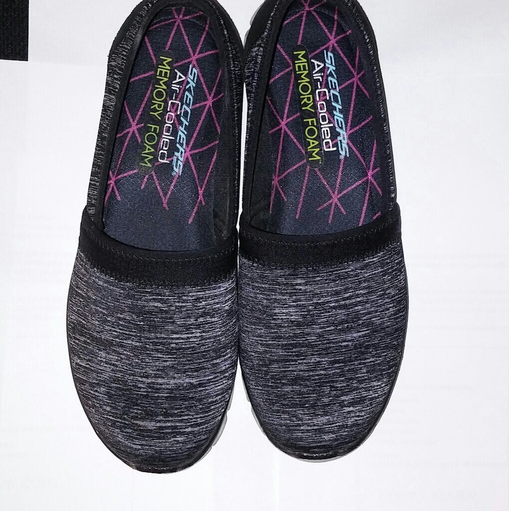 Sketchers Memory Foam walking shoes size 7